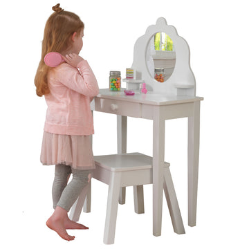 Se Kidkraft Medium Sminkebord og skammel ✔ Kæmpe udvalg i Kidkraft ✔ Hurtig levering: 1 - 2 Hverdage samt billig fragt - Varenummer: MMA-16313009 og barcode / Ean: &